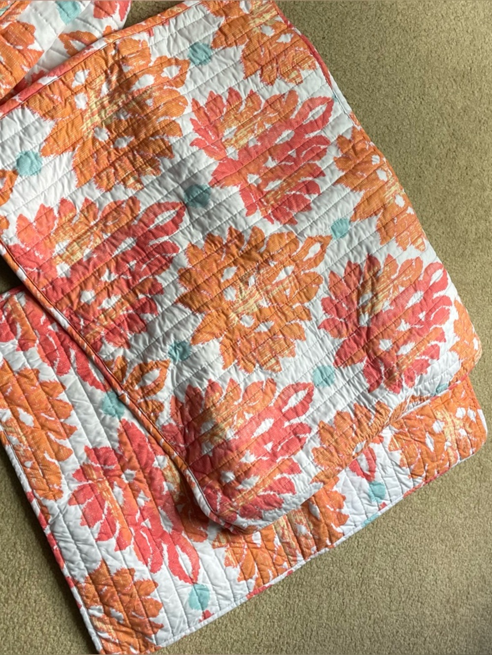 Nicole Miller - 88x92 Full/Queen - Pink/Orange Quilt w/ 2 Shams - Reversible - Picture 2 of 9